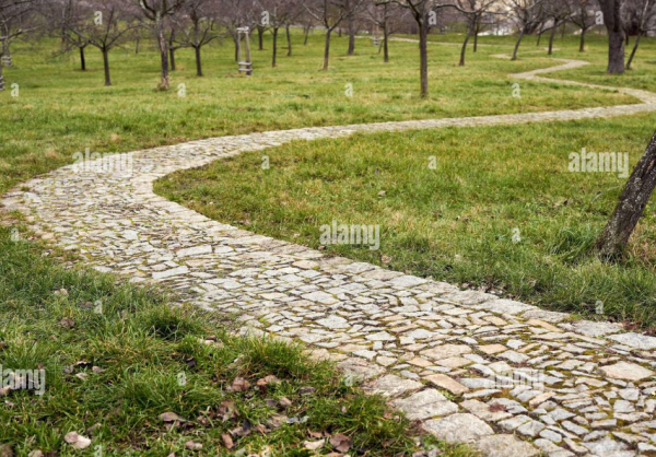 Jalan Setapak Batu Berliku